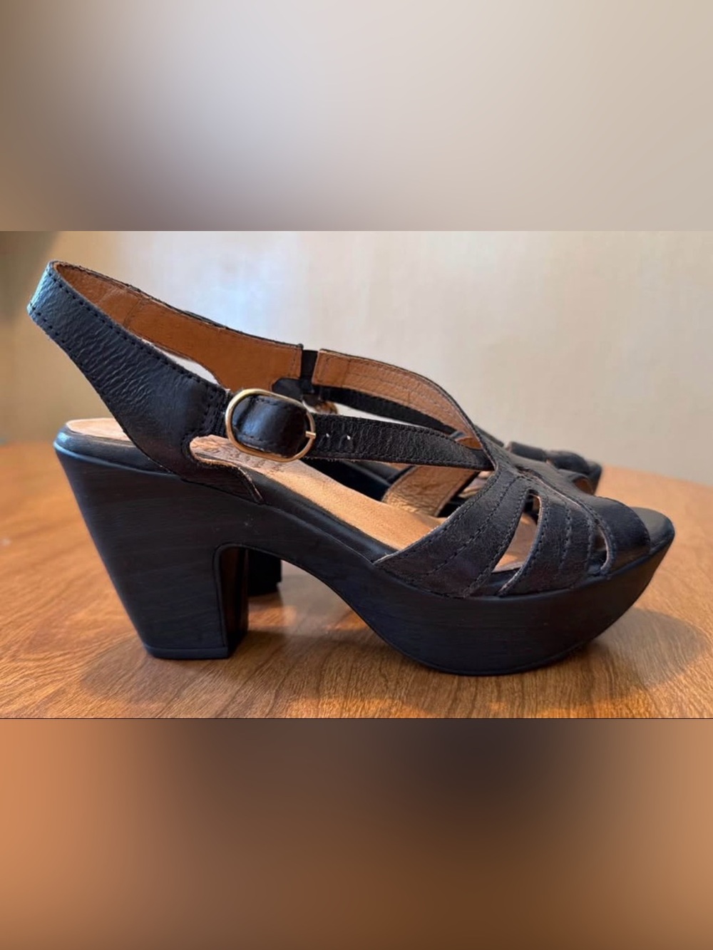 Women's Black Platform Sandal with Buckle Strap